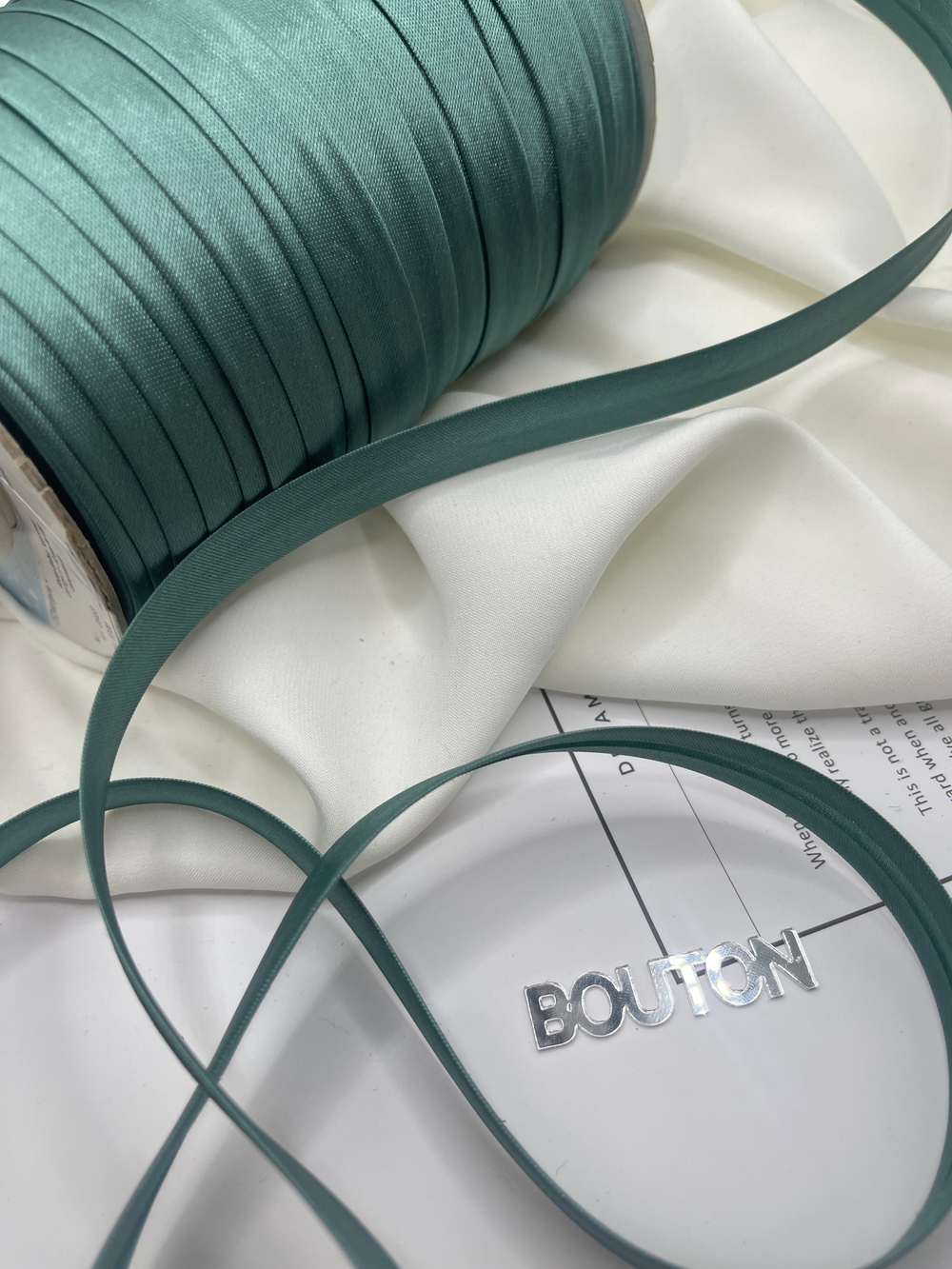 Косая бейка "Gamma" GK-12P 11 - 12 мм №139 салатовый