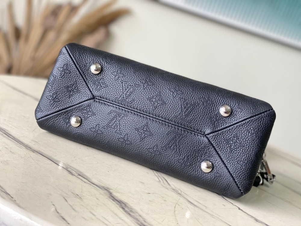 Louis Vuitton Hand It All PM