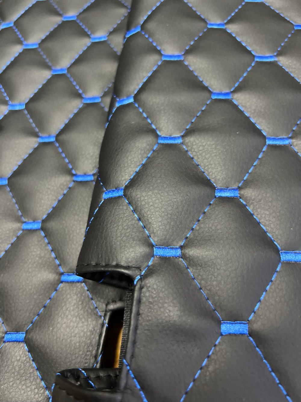 Чехлы на козырьки ЛАДА Ларгус, РЕНО Логан, Дастер, Сандеро (синяя нить Рубин)