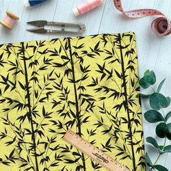 Ткань сатин чёрный бамбук на жёлтом фоне