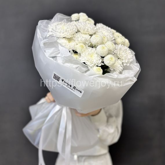 Букет из белых хризантем