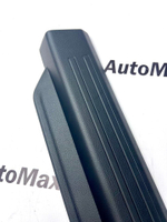 Накладка порога передняя левая Митсубиши Паджеро. 7656A379XA. Оригинал.