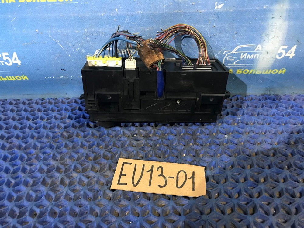 Блок управления климат-контролем NISSAN BLUEBIRD 1993