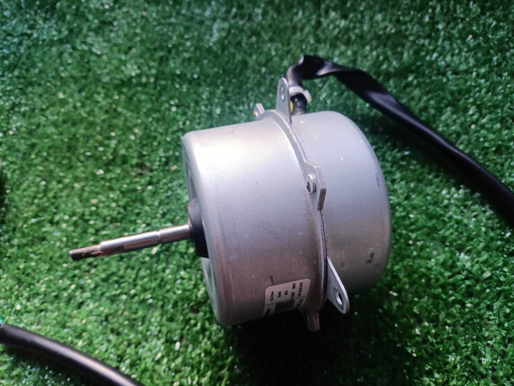 Электродвигатель YKT-20-6-213L 20W, вал L62 мм, Ø вала 8мм для внешнего блока сплит системы (с разбора)