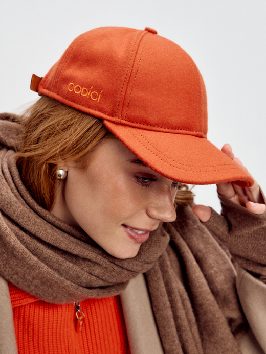 Бейсболка из шерсти