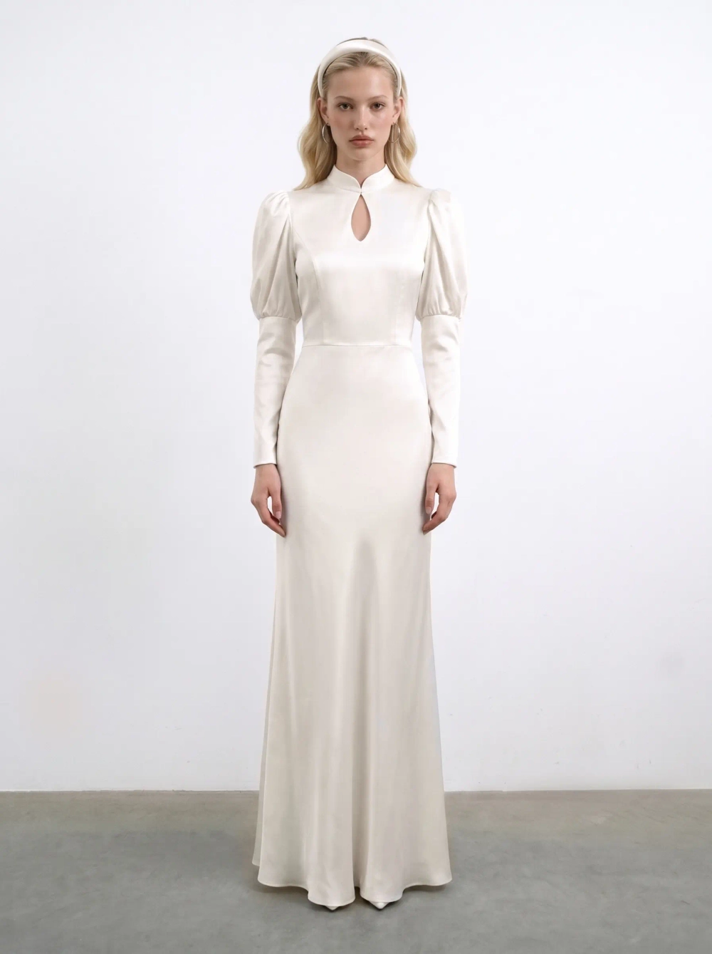 Джианнетта макси (Giannetta maxi), платье макси из молочного атласа с длинным рукавом