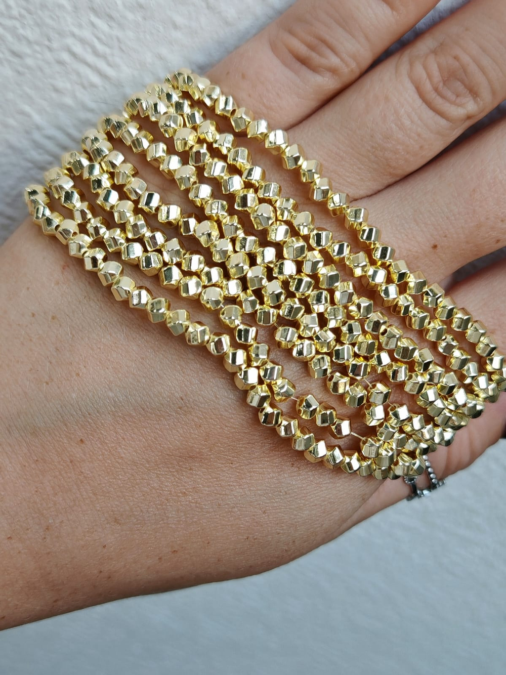 гшко4-з Гематит шар 4 мм, крупная огранка, золото, 19см