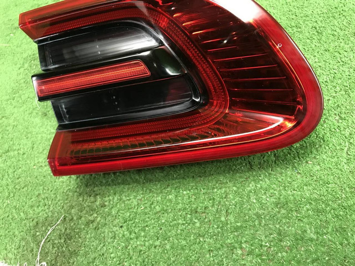 Фонарь левый внутренний Porsche Macan (2014-2018)