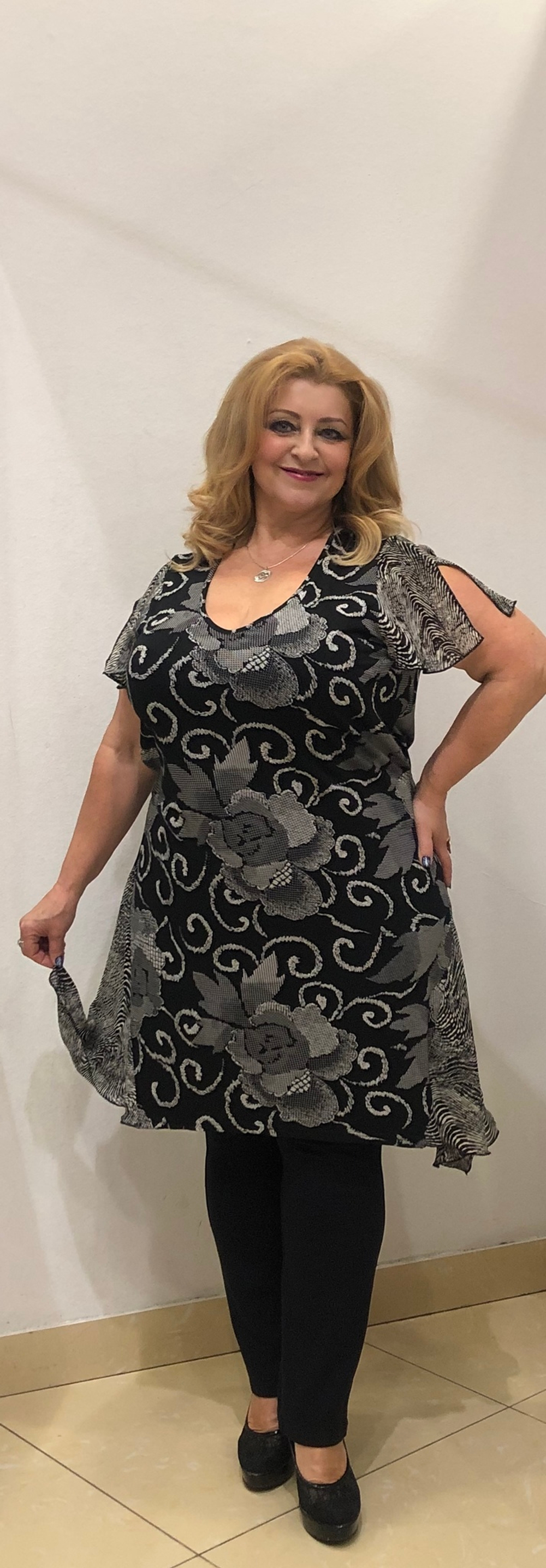 Черно-серая туника-платье с клиньями по низу