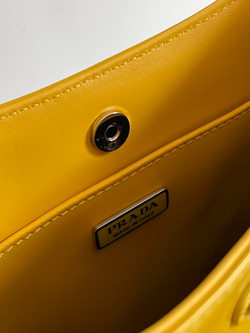 Prada Cleo 27 cm