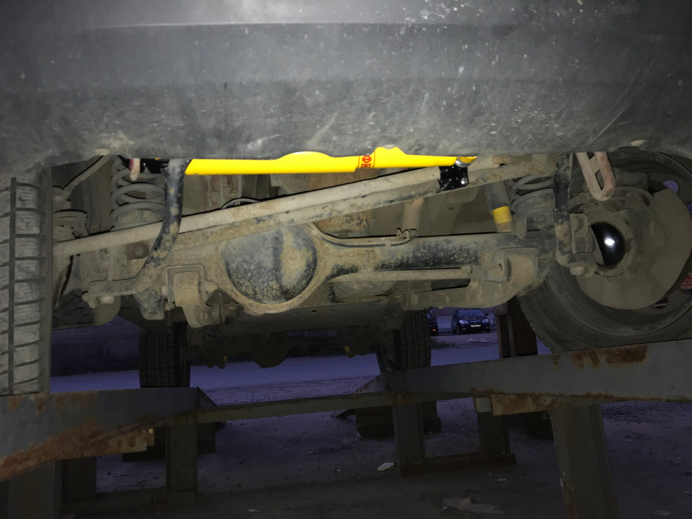 Демпфер рулевой с кронштейнами Suzuki Jimny 1998-2018 РИФ