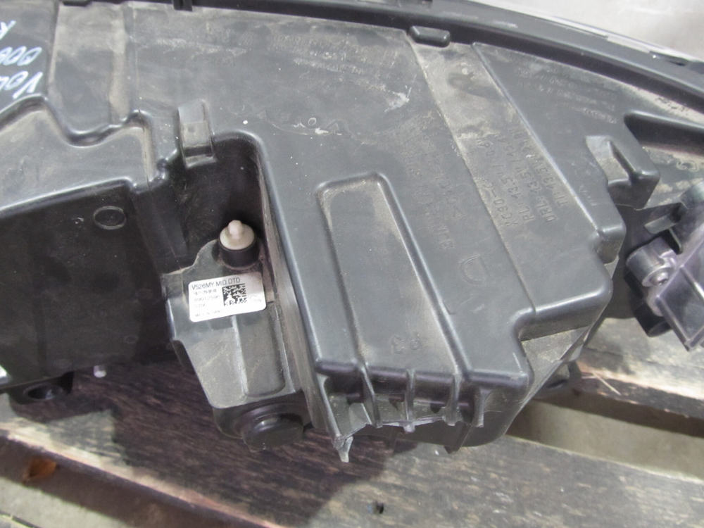 Фара правая LED Volvo XC90 2 14-19 Б/У Оригинал 31677039