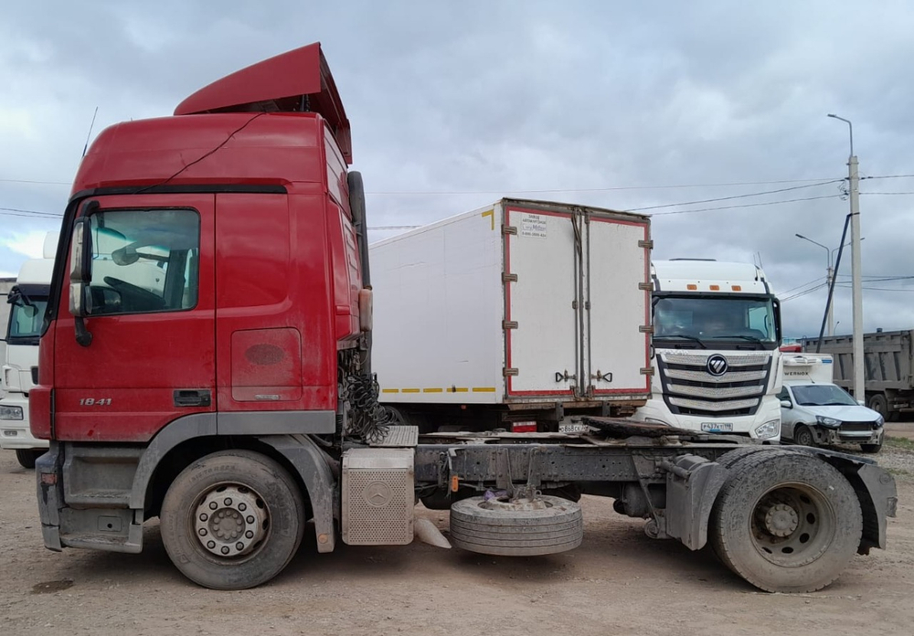 Mercedes-Benz ACTROS 4x2 Седельный тягач 1841 LS (Дизельный, 12 л, 408 л.с., АТ)
