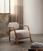 Melqui Бежевое кресло из массива дуба с натуральной отделкой