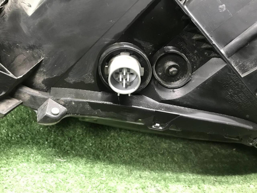 Битая Фара правая Mazda CX-5 2 (2017-2021) LED