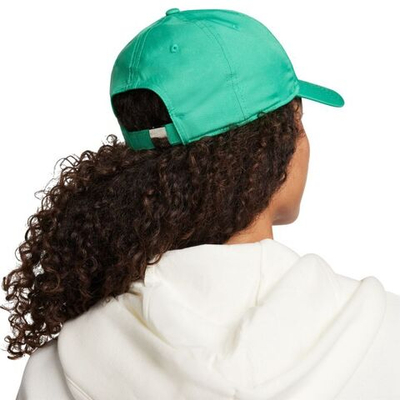 Теннисная кепка Nike Dri-Fit Club Unstructured Metal Swoosh Cap - stadium green/metallic silver