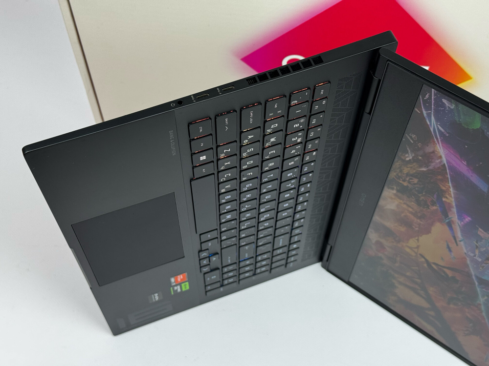 Игровой ноутбук HP Omen i7-14650HX / RTX 4070 / 16GB DDR5 / 1TB / 2.5K / 240Hz / Win11 / Русско-Английская клавиатура