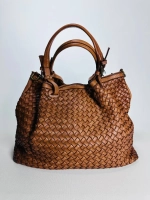 Женская плетеная сумка из натуральной кожи цвета whisky
