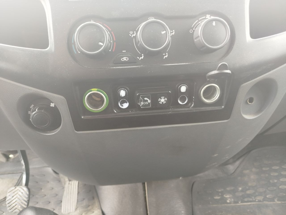 GAZ SOBOL Цельнометаллический 27527 (Бензиновый, 2,7 л, 107 л.с, МТ, 4WD)