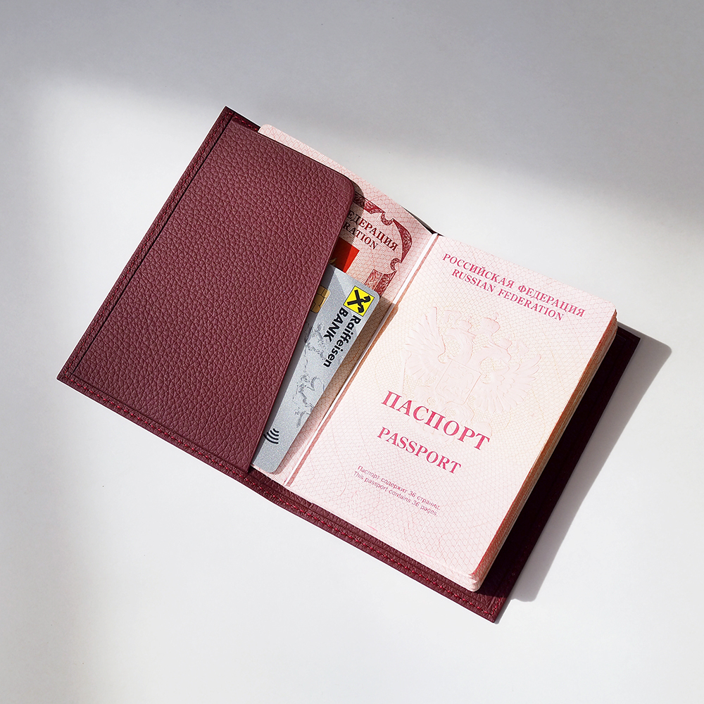 Обложка для паспорта из натуральной кожи теленка, бордового цвета
