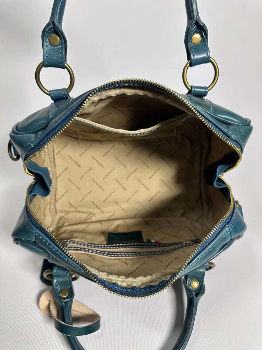 Женская сумка-саквояж из натуральной кожи цвета морской волны