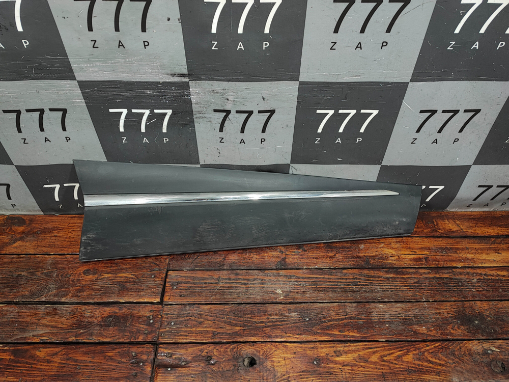 Накладка двери передней правой Renault Kaptur 16-22 Б/У Оригинал 808201805R