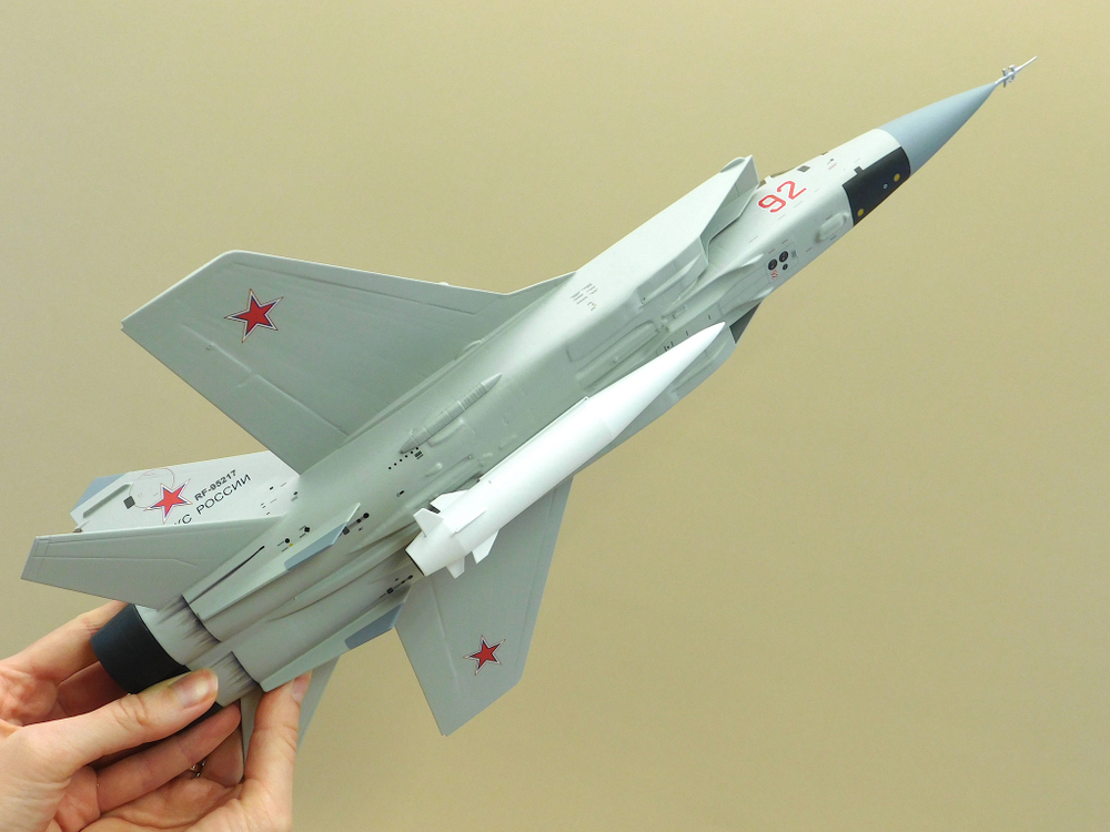 Модель самолета МиГ-31К (М1:48, ВКС России, Кинжал)