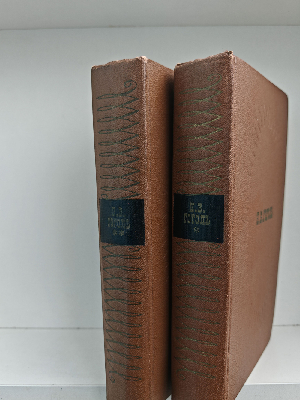 Н. В. Гоголь. Сочинения в 2-х томах (комплект из 2-х книг)