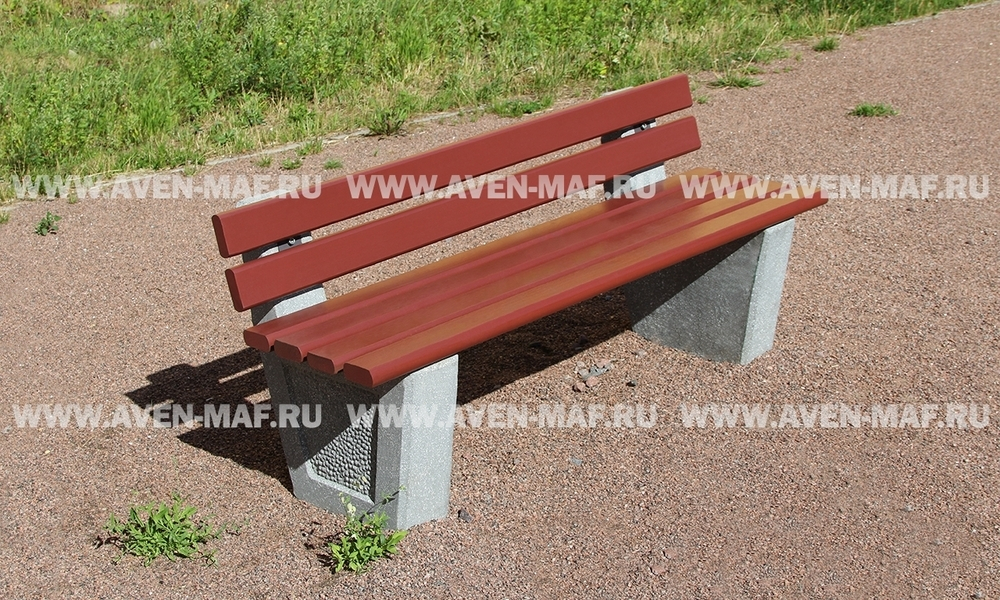 Скамейка на бетонном основании
