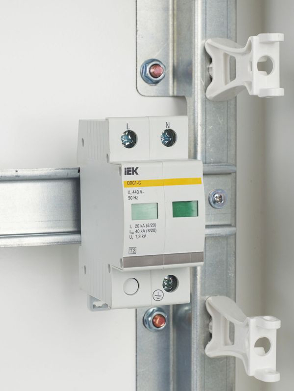 Ограничитель перенапряжения ОПС1-C 2P KARAT IEK MOP20-2-C