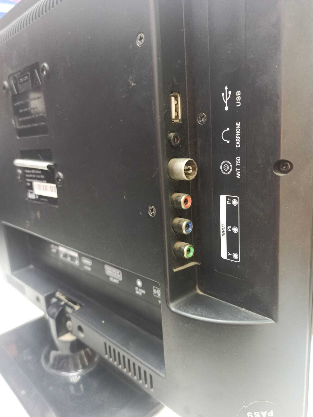 Телевизор DNS E16A20  LED 16" (40 см)
