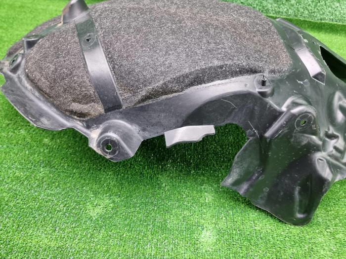 Подкрылок передний левый BMW 7er G70 (2022-н.в.)