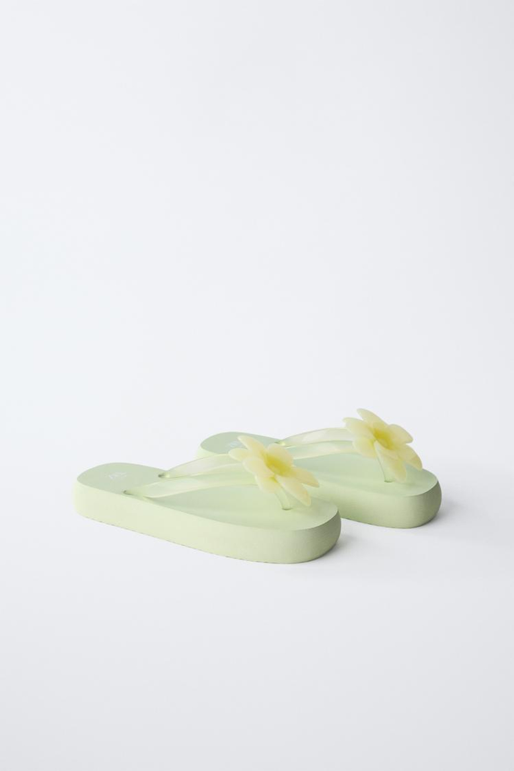ZARA ПЛЯЖНЫЕ ТАПОЧКИ С ЦВЕТОЧНЫМ ПРИНТОМ, ЛАЙМОВЫЙ