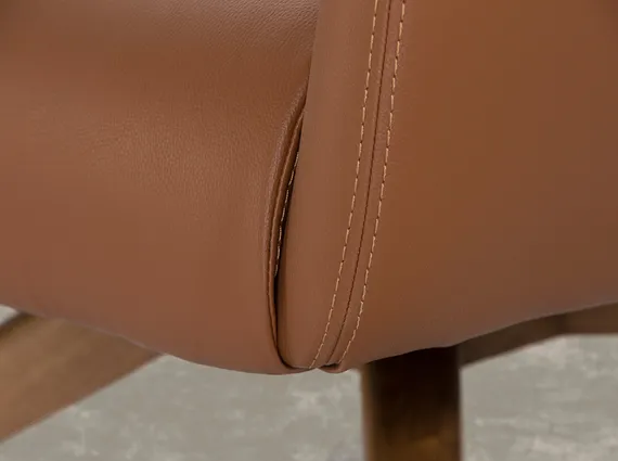 Крутящееся кресло Angel Cerda 5038, коричневая кожа