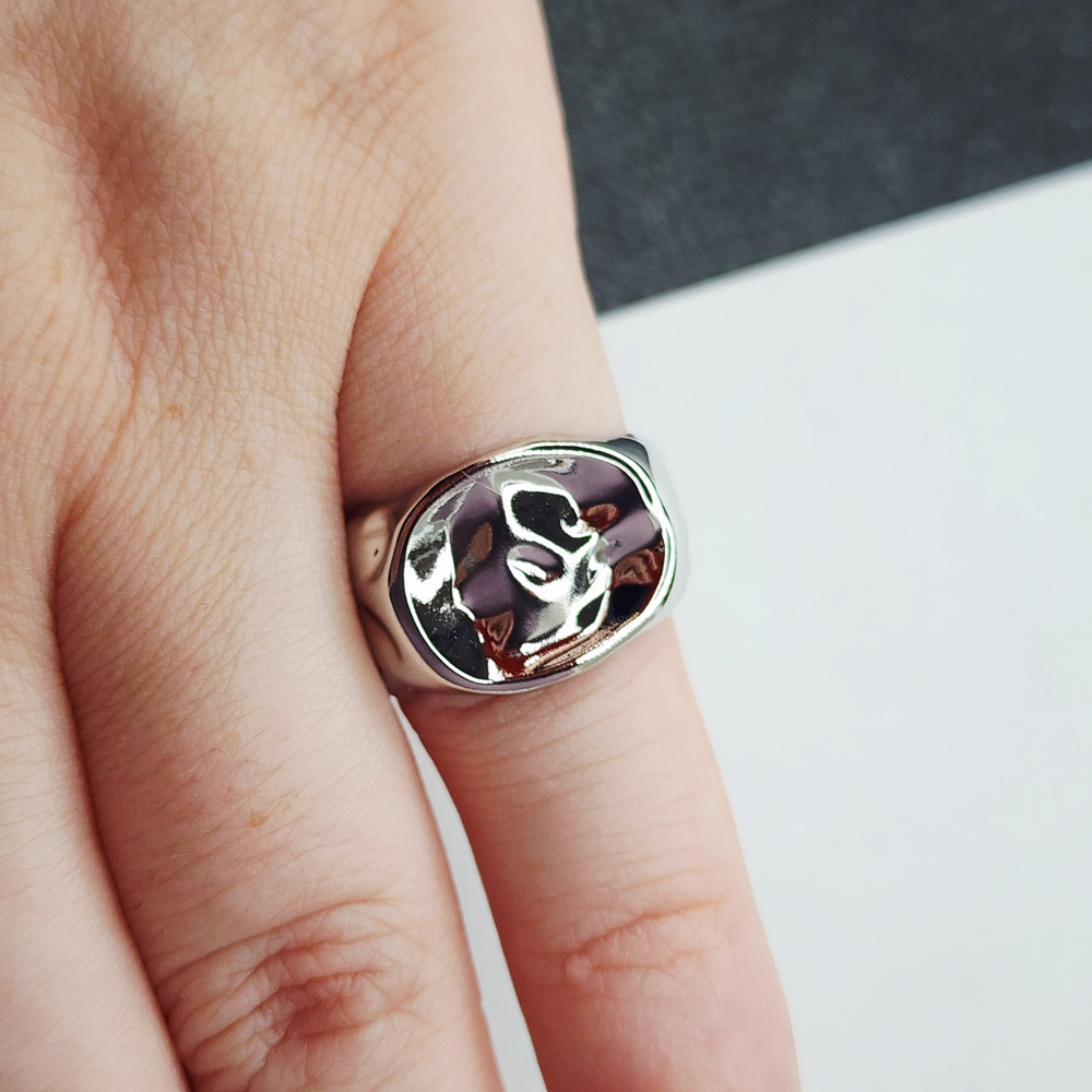 Кольцо готовое, сталь, безразмерное мятая текстура, стильное дополнение к образу