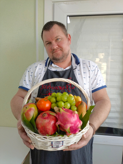 Корзина с фруктами