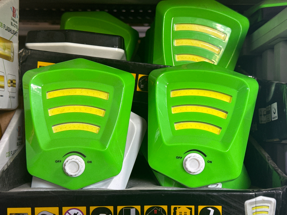 Фонарь настенный светодиодный на батарейках АААх3