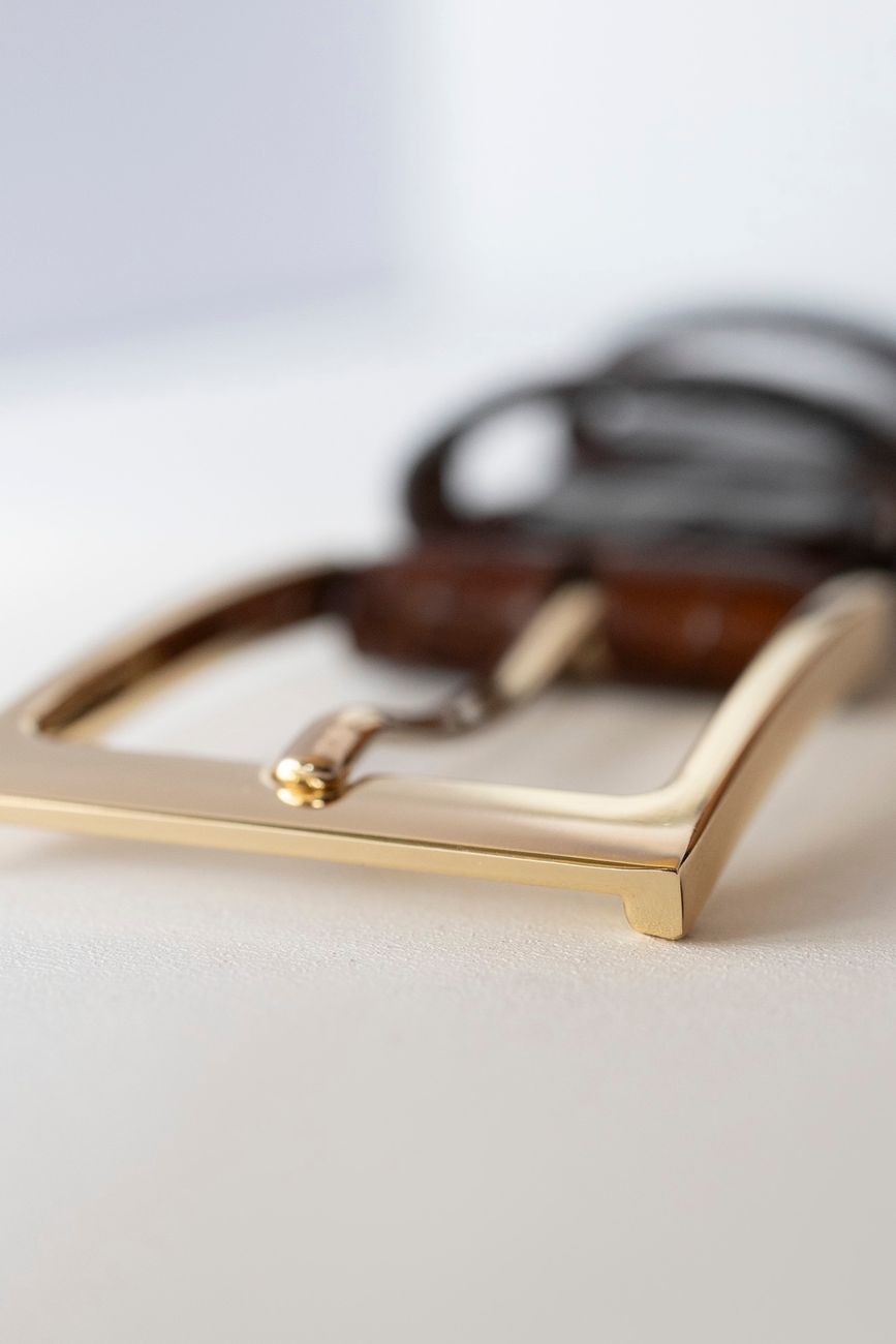 Классический ремень из кожи с тиснением под крокодила, 35 мм, темно-коричневый