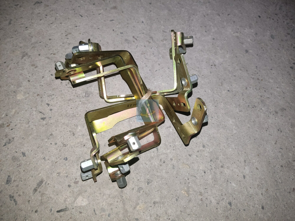 Скоба кулисы в сборе 60.1110380-01