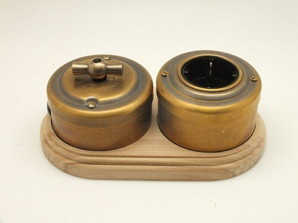 Розетка ретро с з/к и шторками, черная, Бронза VINTAGE-BRASS 20105-1