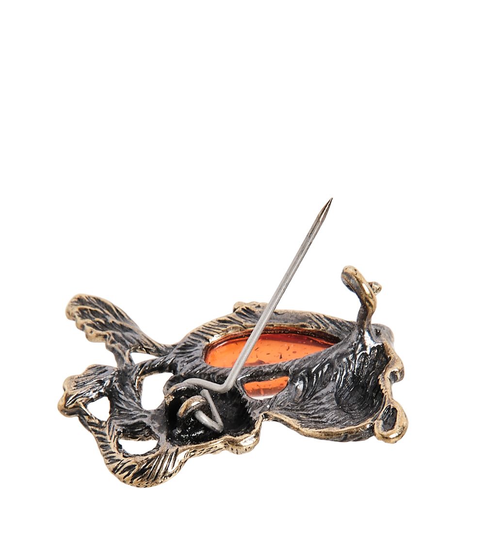 AM-2331 Брошь «Заяц с морковкой» (латунь, янтарь)