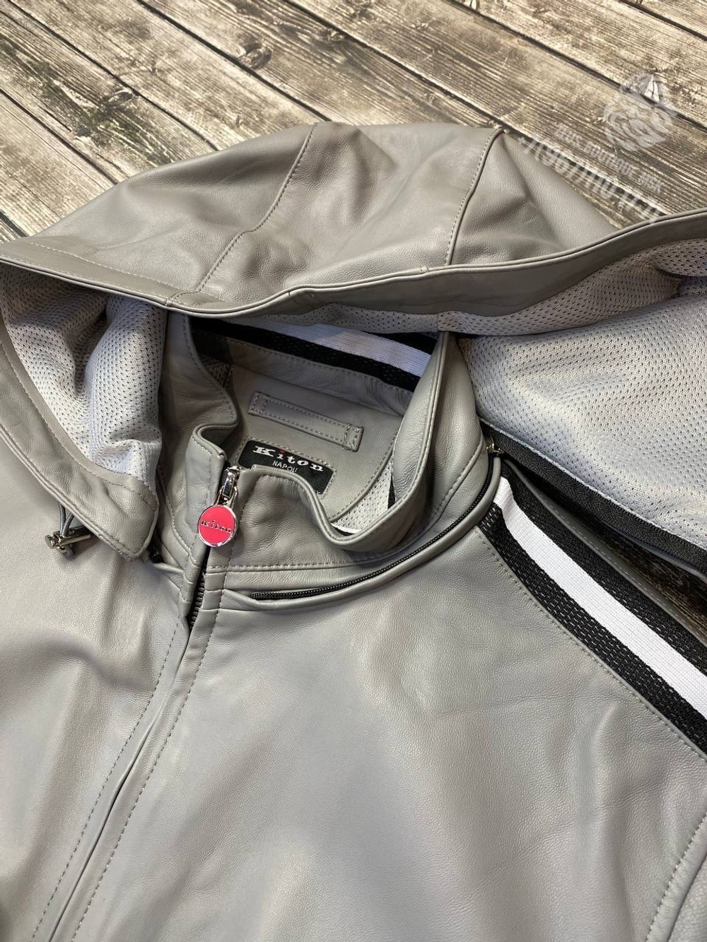 Кожаная куртка Kiton