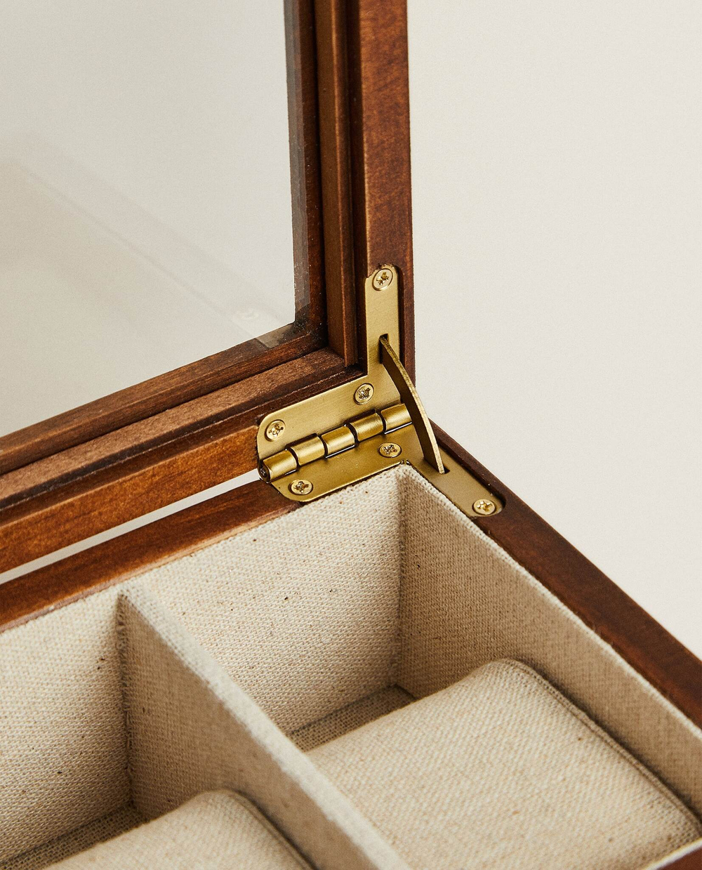 ZARA HOME ДЕРЕВЯННАЯ ШКАТУЛКА ДЛЯ ЧАСОВ С ЛЬНЯНОЙ ОБИВКОЙ ВНУТРИ, КОРИЧНЕВЫЙ