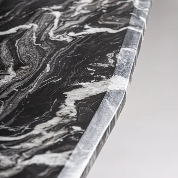 Современный обеденный стол Gautby