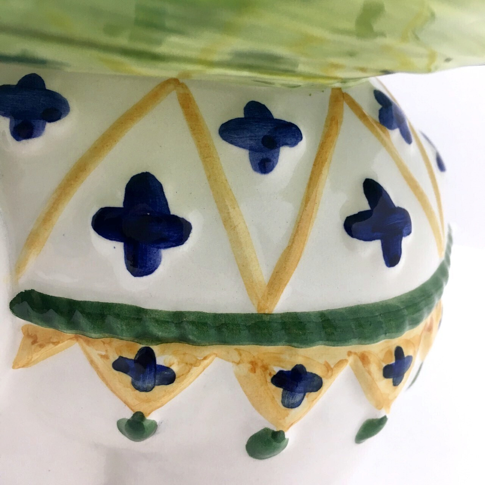 Слон с чашей