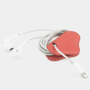 Чехол-держатель для проводов кожаный Chapeau Easy кораллового цвета