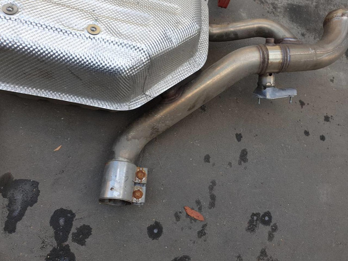 Глушитель Aston Martin DBX (2019-н.в.)