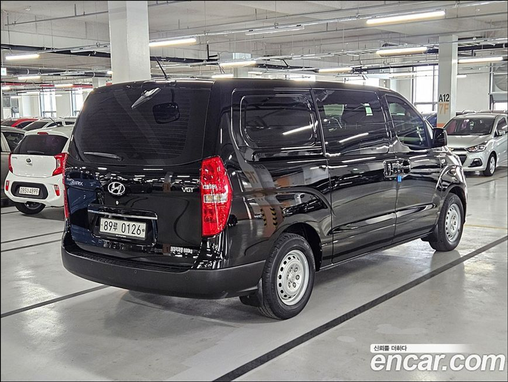 Hyundai The New Grand Starex Van 5-и местный (07.2020)