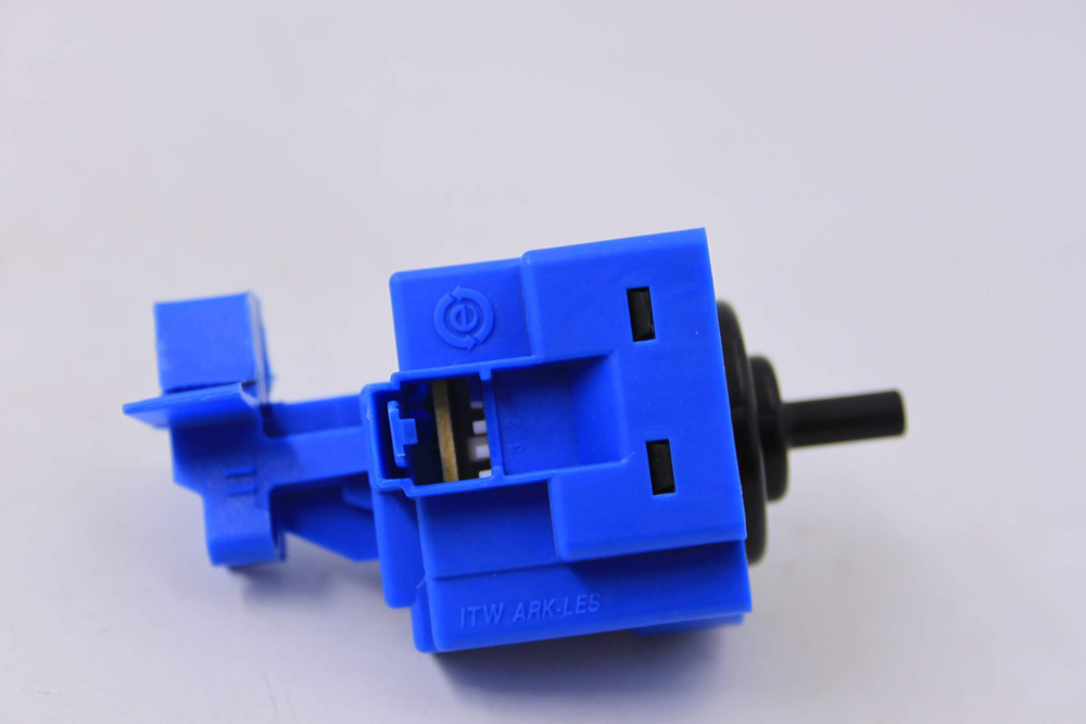 Датчик уровня воды (прессостат) стиральной машины Haier 0024000399A V13305