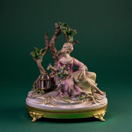 Винтаж: Фарфоровая мануфактура Carpie / Capodimonte «Девушка в саду»